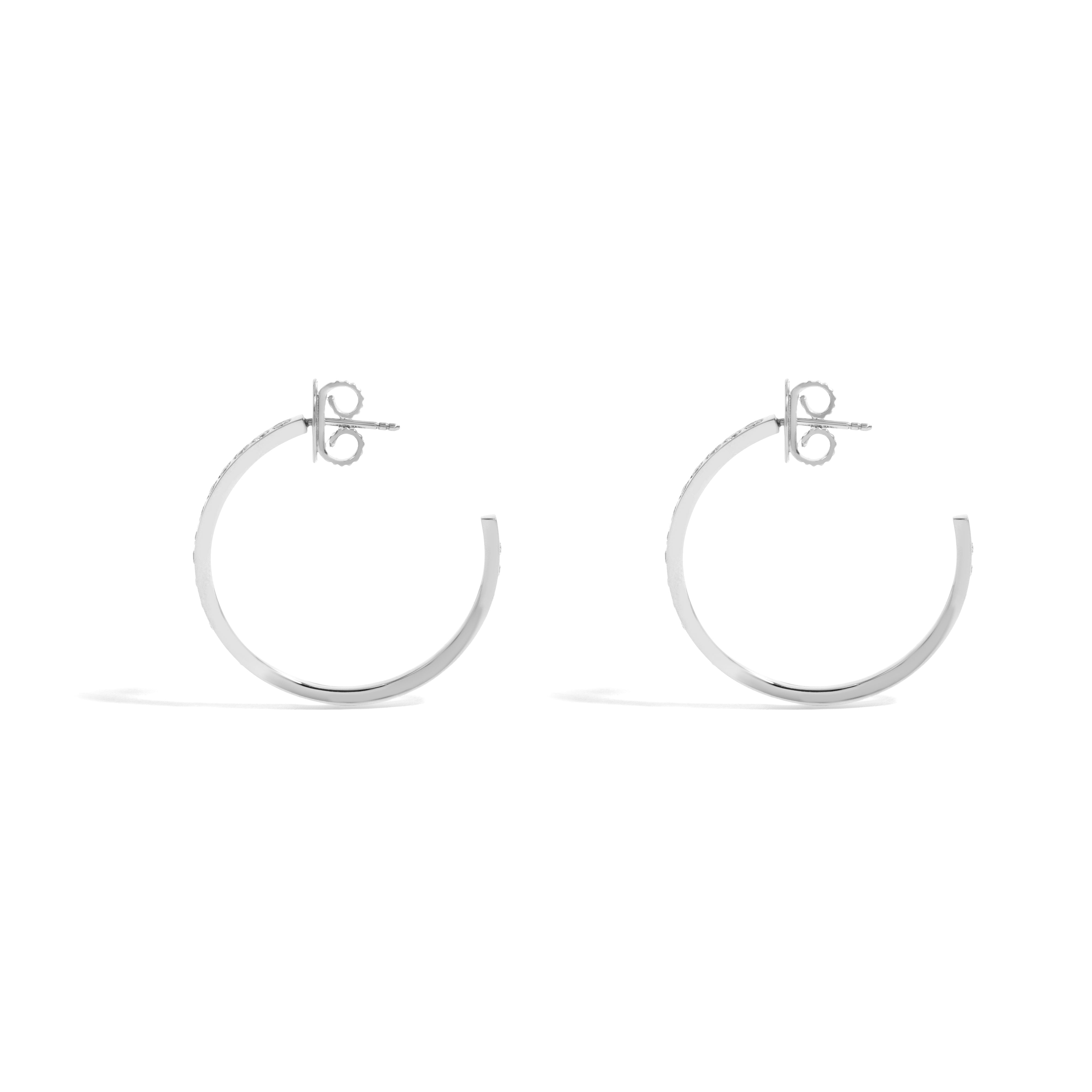 NEW VINTAGE POWER MEDIUM HOOP EARRING IN 18K WHITE GOLD WITH DIAMOND