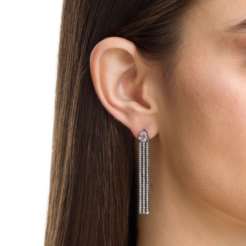 DECO EARRING IN BLACK RHODIUM PLATED 18K WHITE GOLD WITH SAPPHIRE AND DIAMOND