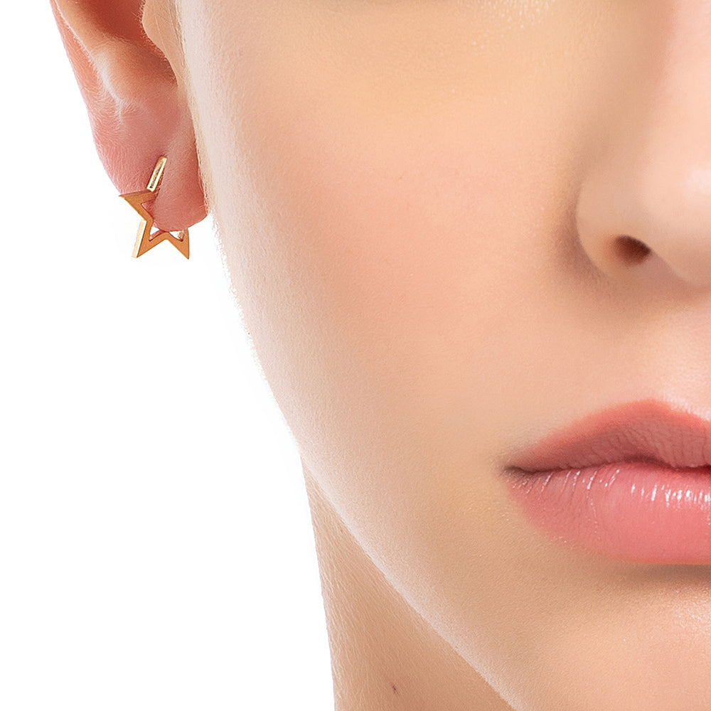 PISCINE SINGLE STAR EARRING IN 18K YELLOW GOLD