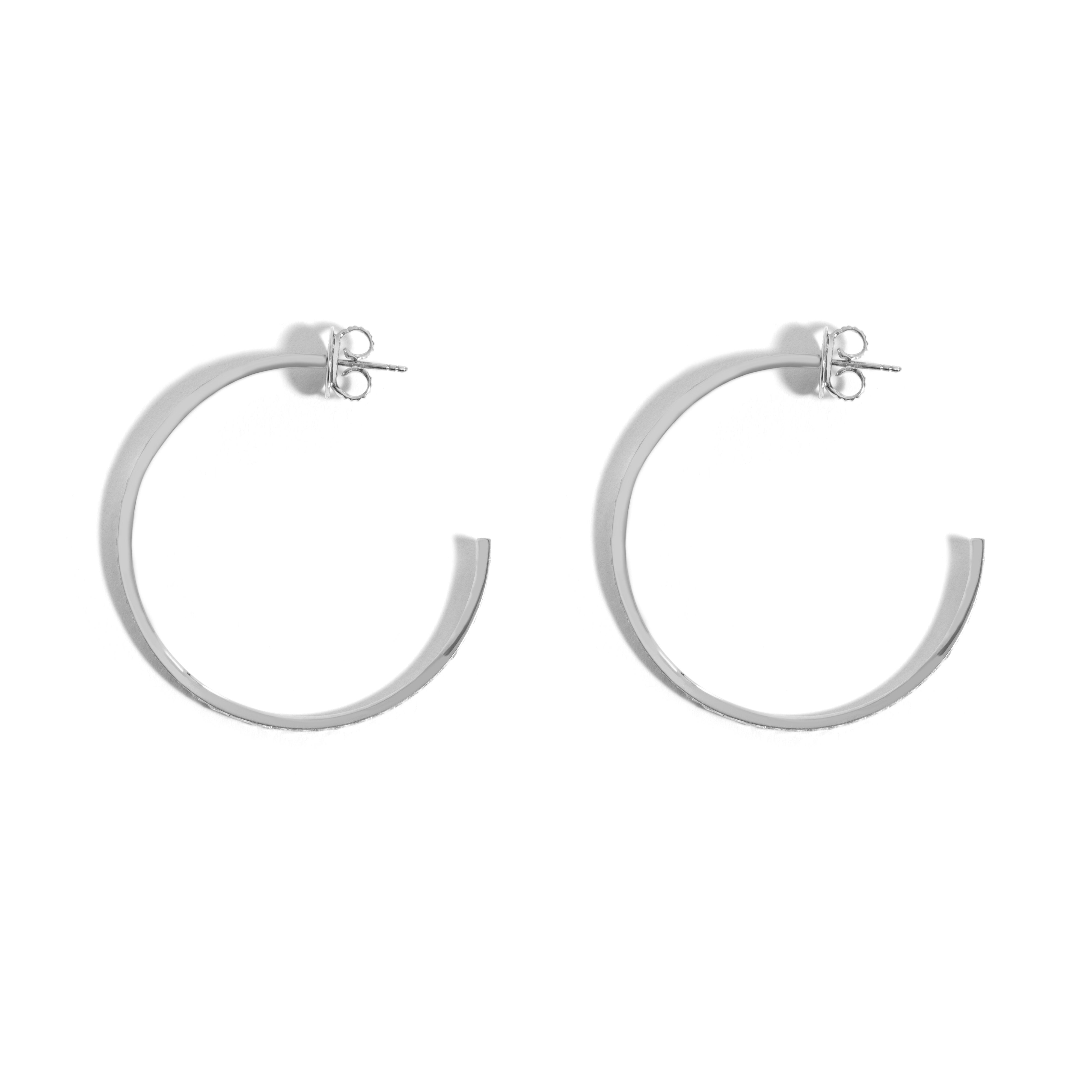 NEW VINTAGE POWER LARGE HOOP EARRING IN 18K WHITE GOLD WITH DIAMOND