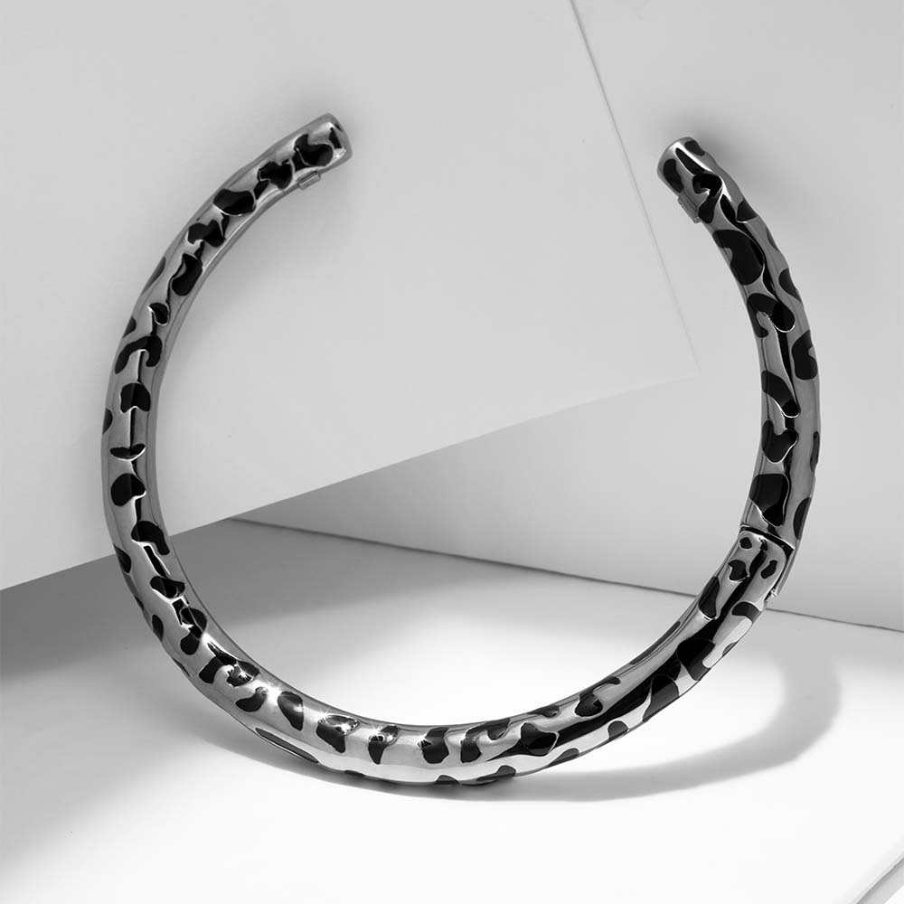 BLACK LEOPARDO NECKLACE IN BLACK RHODIUM PLATED SILVER WITH ENAMEL DETAILS