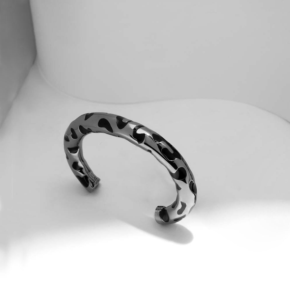 BLACK LEOPARDO BRACELET IN BLACK RHODIUM PLATED SILVER WITH ENAMEL DETAILS