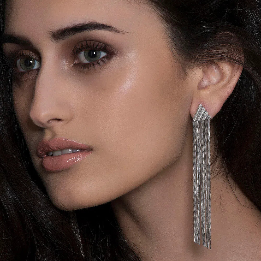 PLEATS TRIANGLE FRINGE EARRING IN 18K WHITE GOLD WITH DIAMOND