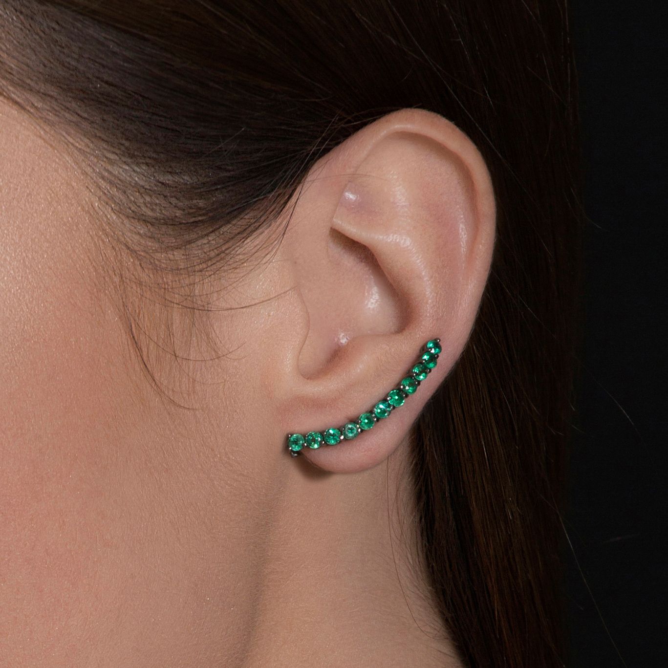 UNIVERSE COMET EARRING IN BLACK RHODIUM PLATED 18K WHITE GOLD WITH EMERALD